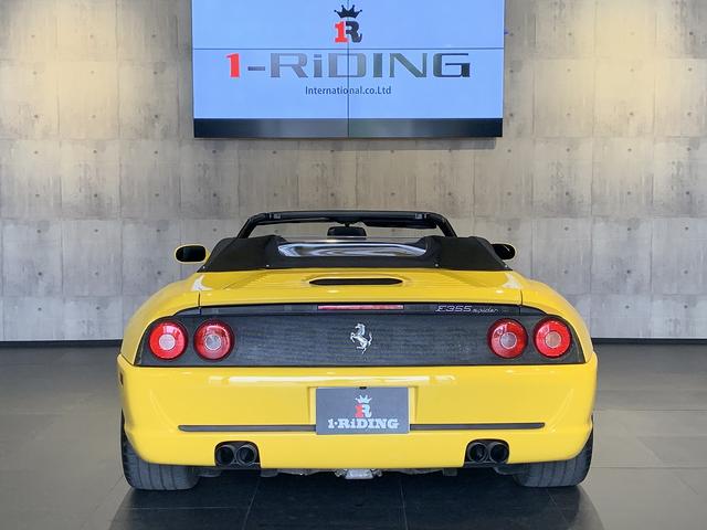 Ｆ３５５ スパイダー　ＲＭ　Ｓｏｔｈｅｂｙ’ｓ出品車両　ＸＲシャーシ　６ＭＴ　キダスペシャルマフラー純正有　２．８万キロ時タイミングベルト交換済み　チャレンジグリル純正有　フェラーリバッグ　付属品完備（6枚目）