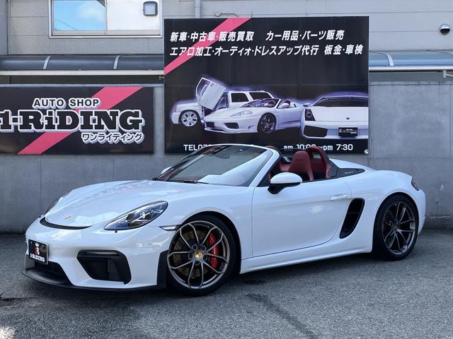 ７１８スパイダー ７１８スパイダー　新車並行　左Ｈ　６ＭＴ　スパイダークラシックインテリア　カーボンフルバケット　ＰＤＬＳ　サテンプラチナ純正２０インチＡＷ　シートヒーター　　電動可倒式ドアミラー　パークアシスタンス　アップルカープレイ（2枚目）
