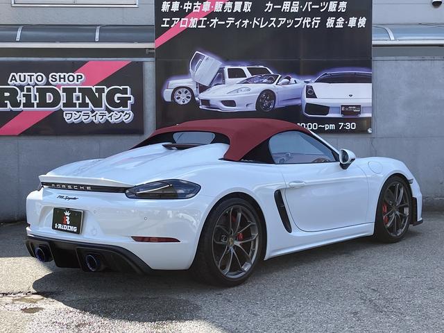 ７１８スパイダー ７１８スパイダー　新車並行　左Ｈ　６ＭＴ　スパイダークラシックインテリア　カーボンフルバケット　ＰＤＬＳ　サテンプラチナ純正２０インチＡＷ　シートヒーター　　電動可倒式ドアミラー　パークアシスタンス　アップルカープレイ（39枚目）
