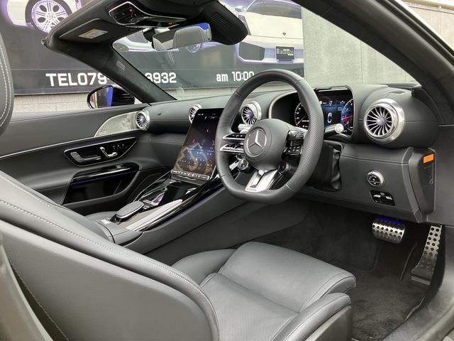 ＳＬ ＳＬ４３　オプションレッドソフトトップ　純正２０インチＡＭＧ５ツインスポークＡＷ　シートヒータ＆ベンチレーション　ヘッドアップディスプレイ　アップルカープレイ　ブルメスターサウンドシステム　全周囲カメラ（11枚目）