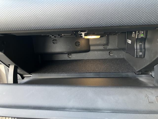 Ａクラス Ａ１８０　スタイル　ＡＭＧライン　ワンオーナー　ＡＭＧスタイリングＰＫＧ　純正１８インチＡＷ　レーダーセーフティーＰＫＧ　ナビゲーションＰＫＧ　ＬＥＤヘッドライト　レーンチェンジアシスト　ハーフレザー　シートヒーター　パワーシート（19枚目）