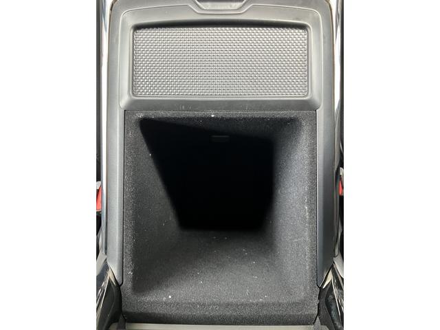 �A�[�����X�g���ɂ͑�e�ʂ̏����������������Ă���܂��B