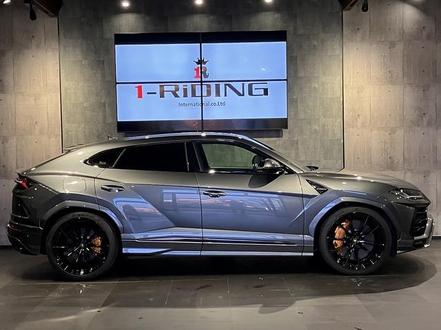 ウルス ベースグレード　Ｑ－Ｃｉｔｕｒａレザー　パノラミックルーフ　純正２３インチＴａｉｇｅｔｅＡＷ　Ｂａｎｇ＆ｏｌｕｆｓｅｎサウンド　エレガンテインテリア　スタイルＰＫＧ　シートヒーター＆ベンチレーション　３６０°カメラ（4枚目）