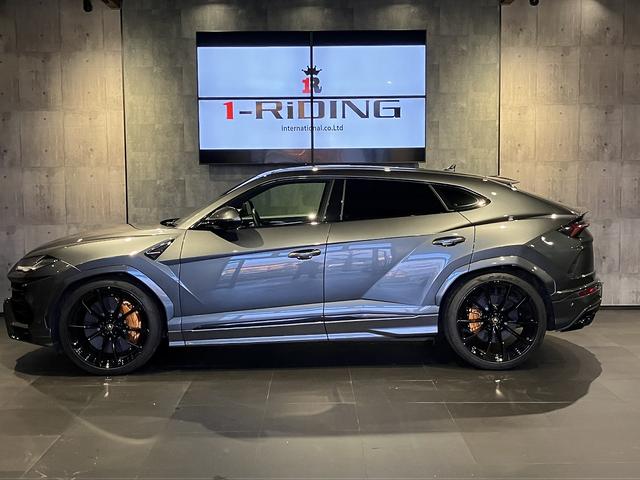 ウルス ベースグレード　Ｑ－Ｃｉｔｕｒａレザー　パノラミックルーフ　純正２３インチＴａｉｇｅｔｅＡＷ　Ｂａｎｇ＆ｏｌｕｆｓｅｎサウンド　エレガンテインテリア　スタイルＰＫＧ　シートヒーター＆ベンチレーション　３６０°カメラ（8枚目）