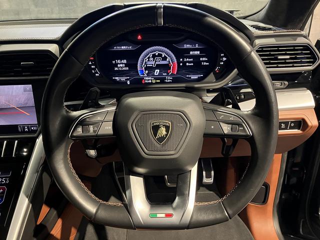 ウルス ベースグレード　Ｑ－Ｃｉｔｕｒａレザー　パノラミックルーフ　純正２３インチＴａｉｇｅｔｅＡＷ　Ｂａｎｇ＆ｏｌｕｆｓｅｎサウンド　エレガンテインテリア　スタイルＰＫＧ　シートヒーター＆ベンチレーション　３６０°カメラ（11枚目）