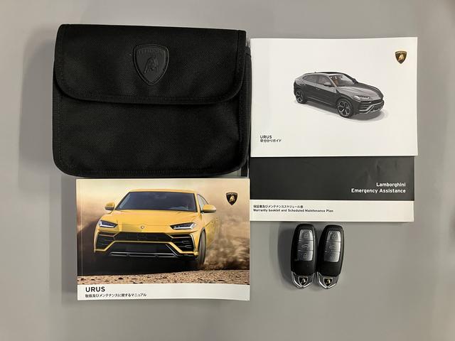 ウルス ベースグレード　Ｑ－Ｃｉｔｕｒａレザー　パノラミックルーフ　純正２３インチＴａｉｇｅｔｅＡＷ　Ｂａｎｇ＆ｏｌｕｆｓｅｎサウンド　エレガンテインテリア　スタイルＰＫＧ　シートヒーター＆ベンチレーション　３６０°カメラ（26枚目）