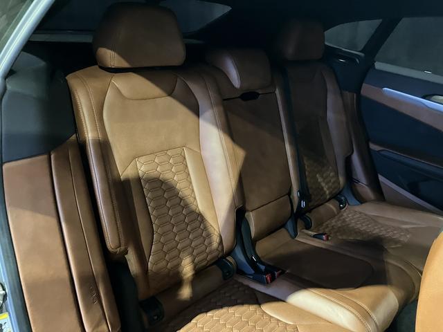 ウルス ベースグレード　Ｑ－Ｃｉｔｕｒａレザー　パノラミックルーフ　純正２３インチＴａｉｇｅｔｅＡＷ　Ｂａｎｇ＆ｏｌｕｆｓｅｎサウンド　エレガンテインテリア　スタイルＰＫＧ　シートヒーター＆ベンチレーション　３６０°カメラ（34枚目）