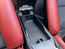 ７１８スパイダー　新車並行　左Ｈ　６ＭＴ　スパイダークラシックインテリア　カーボンフルバケット　ＰＤＬＳ　サテンプラチナ純正２０インチＡＷ　シートヒーター　　電動可倒式ドアミラー　パークアシスタンス　アップルカープレイ（19枚目）
