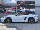 ７１８スパイダー　新車並行　左Ｈ　６ＭＴ　スパイダークラシックインテリア　カーボンフルバケット　ＰＤＬＳ　サテンプラチナ純正２０インチＡＷ　シートヒーター　　電動可倒式ドアミラー　パークアシスタンス　アップルカープレイ（42枚目）