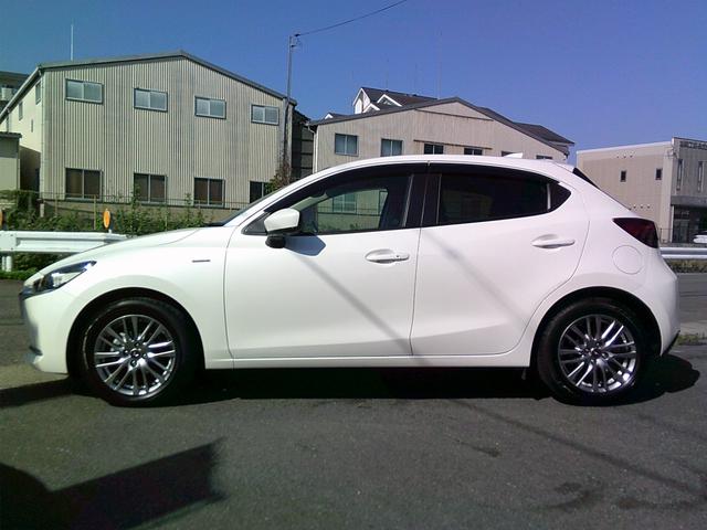MAZDA2 15S 100周年特別記念車 衝突被害軽減ブレーキ ナビ/テレビ/CD/DVD USB/ブルートゥース 360度カメラ ETC レーダークルーズコントロール ハーフレザーシート シートヒータ ブラインドスポットモニタ 全国1年保証(5枚目)