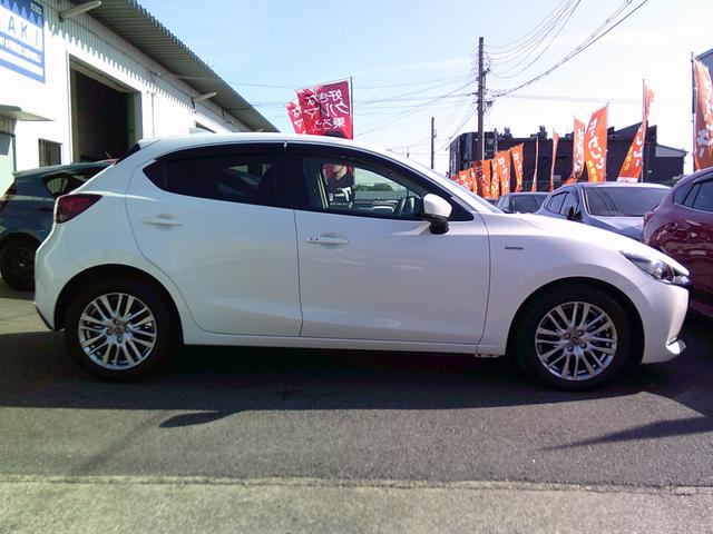 MAZDA2 15S 100周年特別記念車 衝突被害軽減ブレーキ ナビ/テレビ/CD/DVD USB/ブルートゥース 360度カメラ ETC レーダークルーズコントロール ハーフレザーシート シートヒータ ブラインドスポットモニタ 全国1年保証(9枚目)