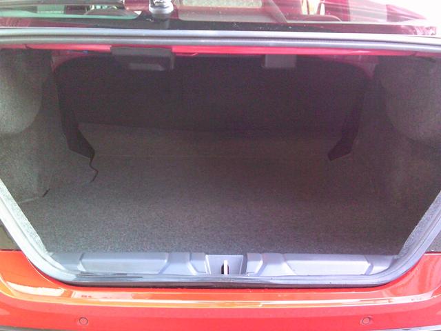 クルマをピカピカにしてご来店をお待ちいたしております。場所がわかりにくい場合はご遠慮なくお電話ください。最寄り駅（京阪中書島駅、近鉄桃山御陵駅）までのお迎えもお気軽にお申し付けください。