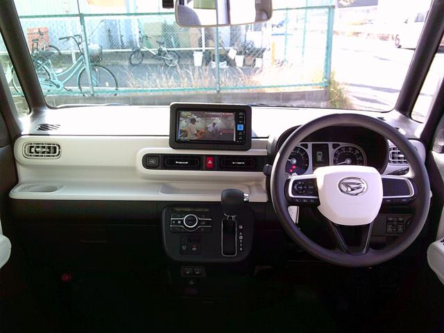 ムーヴキャンバス ストライプスＧ　スマートアシスト　純正ナビ　ＴＶ／ＣＤ／ＤＶＤ　ＵＳＢ／ブルートゥース　パノラミックビューモニター　ドライブレコーダー　シートヒーター　スマートキー　ＬＥＤライト　オートライト　新車保証継承（11枚目）