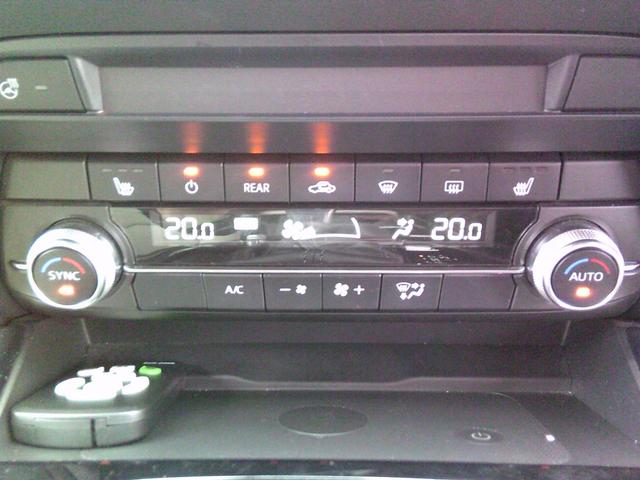 CX-8 XD グランドジャーニー iアクティブセンス TV/CD/DVD/BT/USB 360度カメラ ETC 後席モニター 4席シートヒーター レーダークルーズコントロール レーンキープ パーキングセンサ パワーバックドア 新車保証(16枚目)