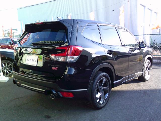 当店は車両本体価格だけではなく諸費用も安い店を目指しています。ぜひ、お支払い総額でも比べてみてください。お客様の意に反した余分な費用はいただきません。