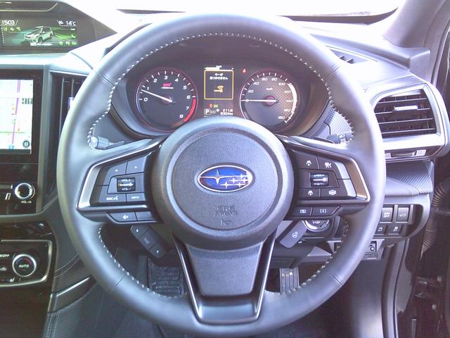 当店ではあいまいな表示をさけるため、ワンオーナー、禁煙車の表記につきましては下取車などの履歴のはっきりとしたおクルマ以外はワンオーナー、禁煙車と思われる場合も表示をしておりません。