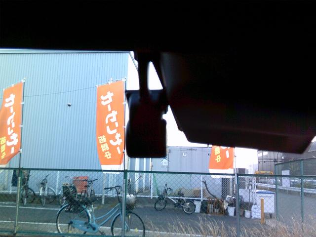 話題のドライブレコーダー（前後記録タイプ）も純正品を装着していますのでお買い得です。