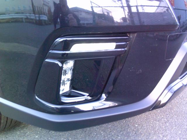 人気オプションのＬＥＤアクセサリーライナーも装備しています。デイライトの役割をします。