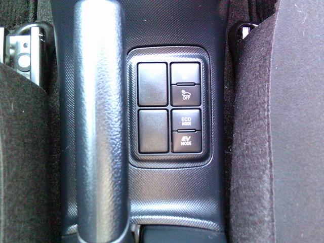 アクア Ｓスタイルブラック　衝突被害軽減ブレーキ　ＳＤナビ　ＴＶ／ＣＤ　ブルートゥース　バックカメラ　ＥＴＣ　インテリジェンスソナー　パーキングサポートブレーキ　オートライト　横滑り防止装置　スマートキー　全国１年保証（17枚目）