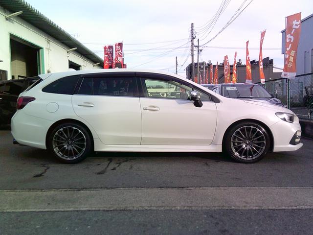 レヴォーグ １．６ＳＴＩスポーツアイサイト　アドバンスドセイフティパッケージ　純正ナビ　地デジ／ＣＤ／ＤＶＤ　ブルートゥース　バックカメラ　ＥＴＣ　ドラレコ　追従式クルーズコントロール　アクティブレーンキープ　レザーシート　全国１年保証（9枚目）