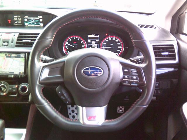 レヴォーグ １．６ＳＴＩスポーツアイサイト　アドバンスドセイフティパッケージ　純正ナビ　地デジ／ＣＤ／ＤＶＤ　ブルートゥース　バックカメラ　ＥＴＣ　ドラレコ　追従式クルーズコントロール　アクティブレーンキープ　レザーシート　全国１年保証（12枚目）