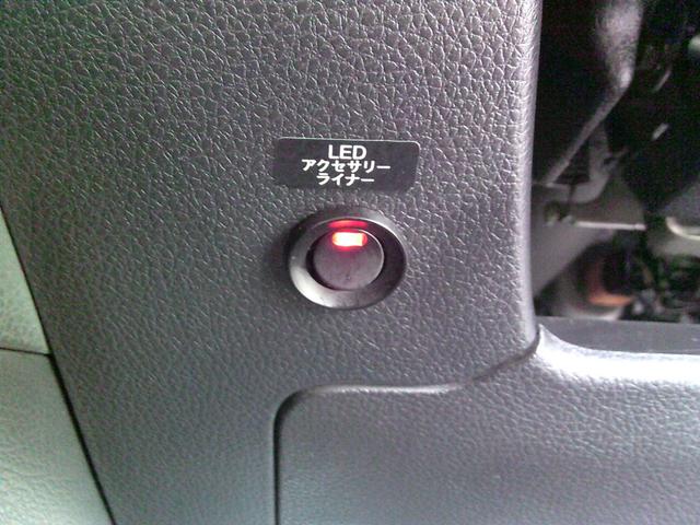 レヴォーグ １．６ＳＴＩスポーツアイサイト　アドバンスドセイフティパッケージ　純正ナビ　地デジ／ＣＤ／ＤＶＤ　ブルートゥース　バックカメラ　ＥＴＣ　ドラレコ　追従式クルーズコントロール　アクティブレーンキープ　レザーシート　全国１年保証（24枚目）