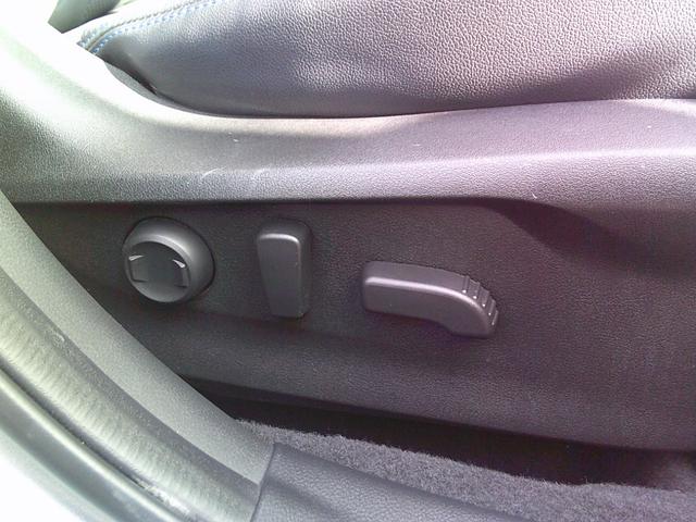 �^�]�ȁA����ȂƂ��Ƀp���[�V�[�g�𑕔����Ă��܂��B�^�]�Ȃ͕֗��ȃ������[�@�\�t���ł��B���������ł��܂��̂Œ������h���C�u�̔����a�炰�܂��B