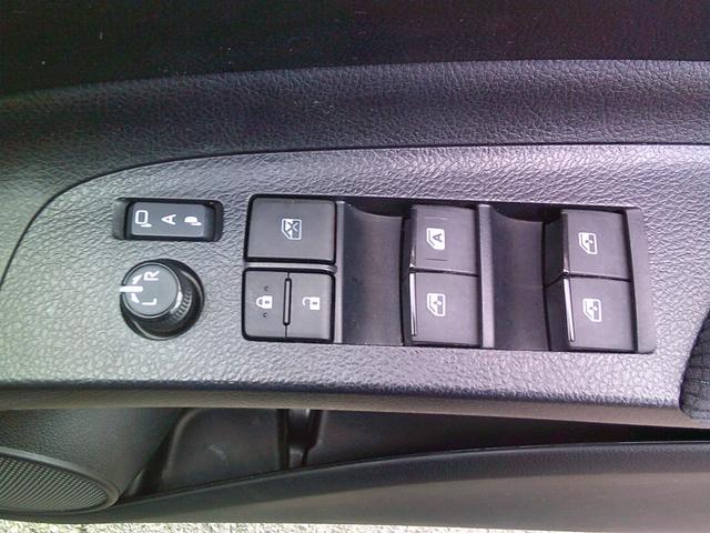 シエンタ ファンベースＧ　衝突被害軽減ブレーキ　純正ナビ　地デジ／ＣＤ　ブルートゥース　パノラミックビューモニター　ＥＴＣ　スマートキー　両側電動スライドドア　オート格納ミラー　純正アルミホイール　全国１年保証（23枚目）