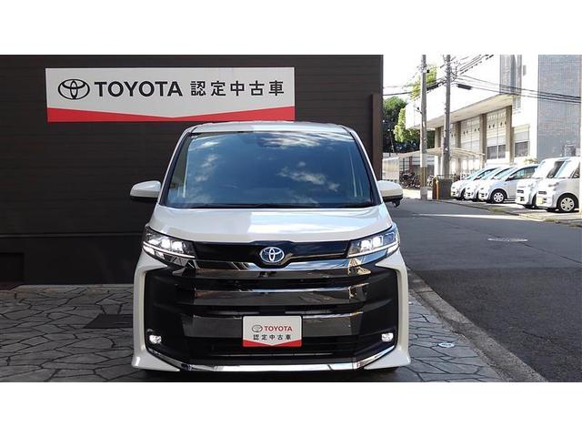 ノア ハイブリッドＳ－Ｚ　横滑り防止機能　エアバッグ　アイドリングストップ　オートクルーズコントロール　地デジ　両側自動ドア　ダブルエアコン　スマートエントリー　ＬＥＤランプ　バックモニター　メモリナビ　３列シート　ＥＴＣ付き（3枚目）