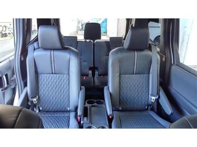 ノア ハイブリッドＳ－Ｚ　横滑り防止機能　エアバッグ　アイドリングストップ　オートクルーズコントロール　地デジ　両側自動ドア　ダブルエアコン　スマートエントリー　ＬＥＤランプ　バックモニター　メモリナビ　３列シート　ＥＴＣ付き（29枚目）