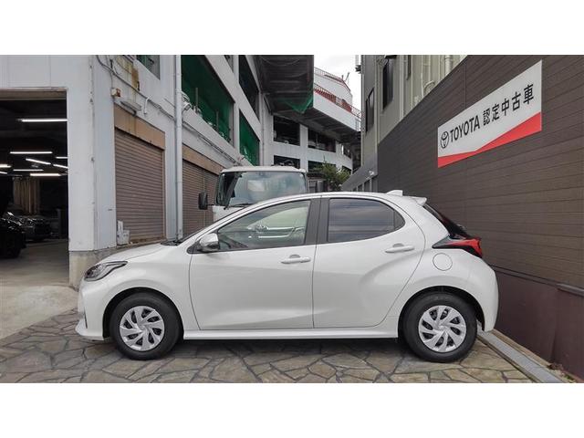 ヤリス G Bカメラ エアコン 地デジ スマートキー&プッシュスタート ドライブレコーダー LEDヘッド メモリーナビゲーション イモビ 横滑り防止システム クルーズC ABS パワーウィンドウ 1オーナー(4枚目)