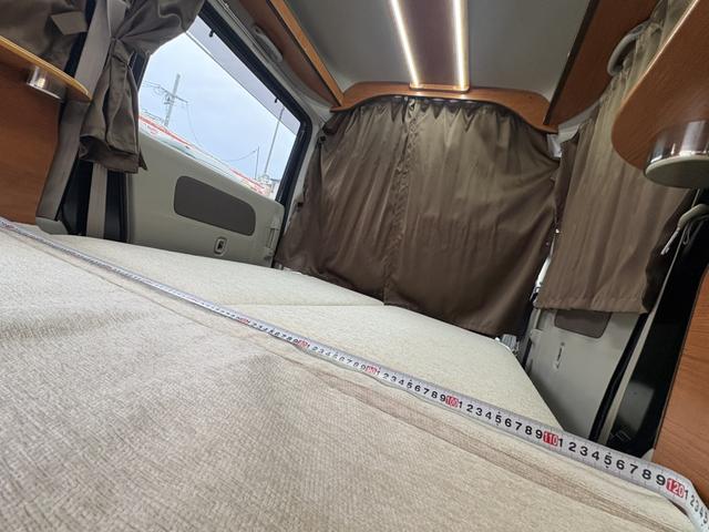 ベット幅　約１，２００ｍｍ　大人２人が就寝可能です☆