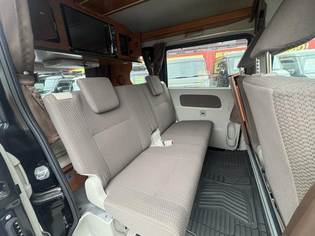 ゆったり乗っていただけるリアシートです♪