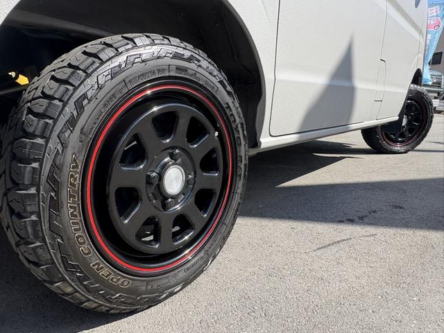 車体にマッチしたデザインの１４インチアルミホイール☆　オープンカントリータイヤ☆