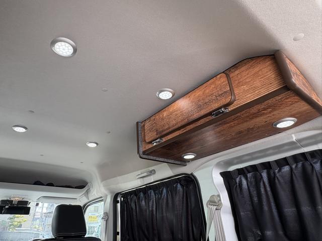 照明はスポットライトが採用されており、夜のインテリアを演出してくれます☆