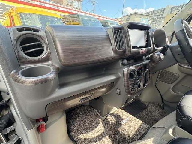 木目調インテリアパネルが付いてます☆