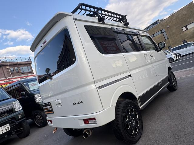 エブリイワゴン ＰＺターボ　ｐｌｕｓｌｉｎｅ仕様　フロントバンパー・リアバンパー・リフトアップ・ＨＩＧＨＳＴＹＬＥマフラー・テールランプ・　ＬＥＤナンバー移動キット・牽引フック　フロントガードバー　ルーフラック　フルセグナビ（12枚目）