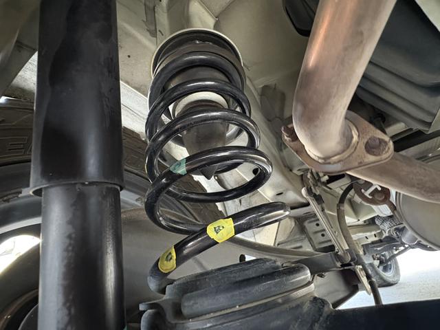 エブリイワゴン ＰＺターボ　ｐｌｕｓｌｉｎｅ仕様　フロントバンパー・リアバンパー・リフトアップ・ＨＩＧＨＳＴＹＬＥマフラー・テールランプ・　ＬＥＤナンバー移動キット・牽引フック　フロントガードバー　ルーフラック　フルセグナビ（17枚目）