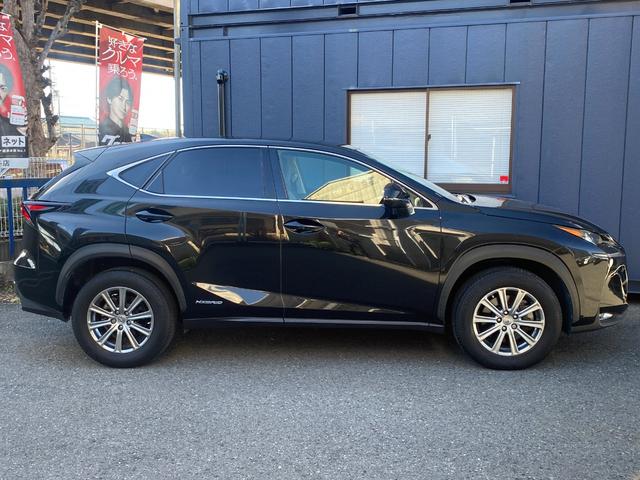 ＮＸ ＮＸ３００ｈ　プリクラッシュ　メーカーナビ　バックカメラ　ＥＴＣ　プッシュスタート　スマートキー　ＬＥＤヘッドライト　パワーシート　パワーバックドア　ステアリングリモコン　レーダークルーズコントロール　全国１年保証（5枚目）