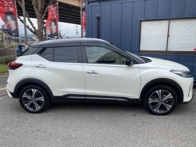 キックス Ｘ　ツートンカラー　ｅパワー　プロパイロット　純正フルセグナビ　デジタルミラー　全方位モニター　インテリジェントキー　プッシュスタート　ステアリングヒーター　ＬＥＤヘッドライト　全国一年保証（5枚目）