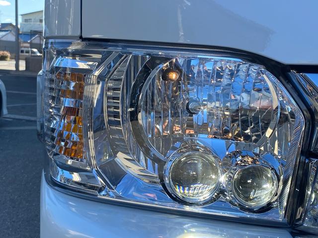 ハイエースワゴン GL 登録未使用車 10人乗り パワースライドドア 純正ナビ TV パノラミックビューモニター デジタルインナーミラー ステアリングリモコン プッシュスタート スマートキー LEDヘッドライト 100V(11枚目)