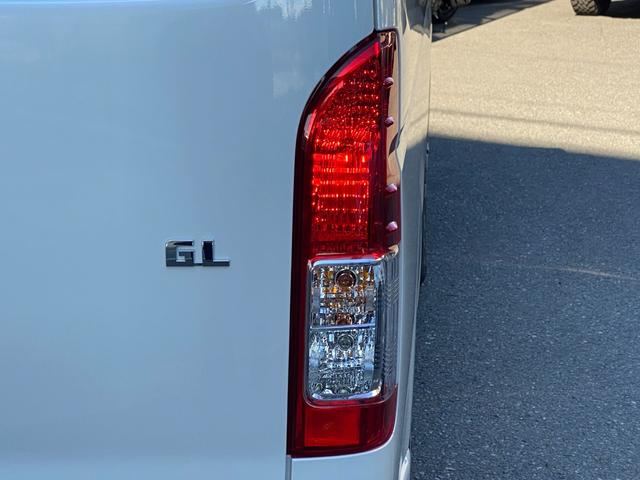 ハイエースワゴン GL 登録未使用車 10人乗り パワースライドドア 純正ナビ TV パノラミックビューモニター デジタルインナーミラー ステアリングリモコン プッシュスタート スマートキー LEDヘッドライト 100V(15枚目)