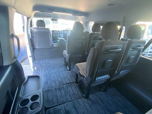 ハイエースワゴン GL 登録未使用車 10人乗り パワースライドドア 純正ナビ TV パノラミックビューモニター デジタルインナーミラー ステアリングリモコン プッシュスタート スマートキー LEDヘッドライト 100V(19枚目)