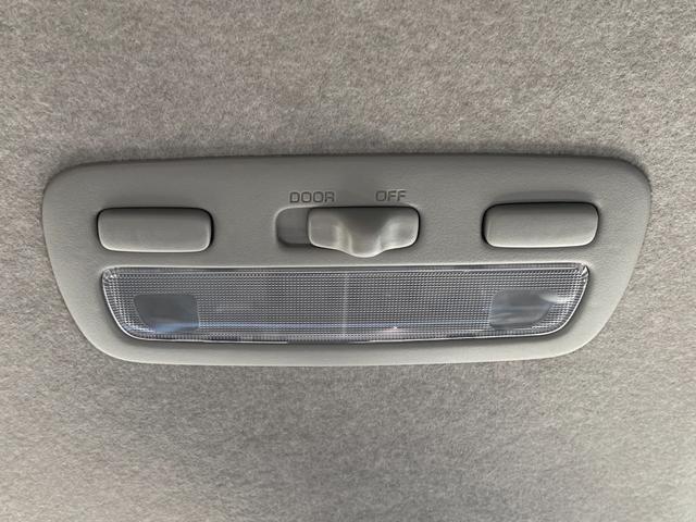 ハイエースワゴン GL 登録未使用車 10人乗り パワースライドドア 純正ナビ TV パノラミックビューモニター デジタルインナーミラー ステアリングリモコン プッシュスタート スマートキー LEDヘッドライト 100V(43枚目)