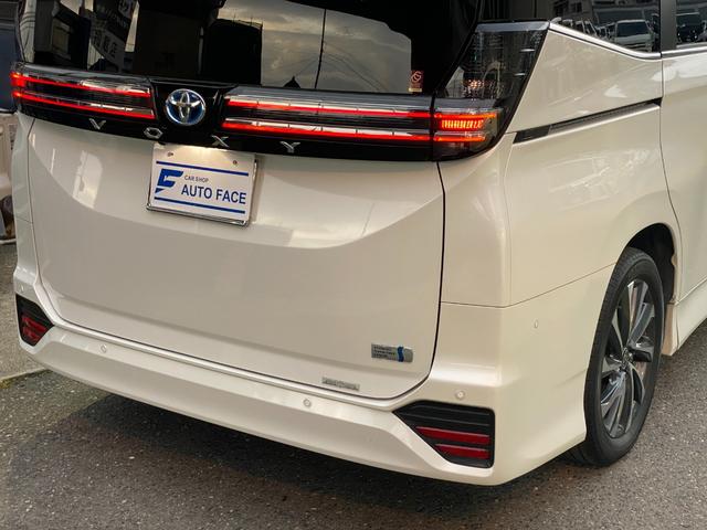 ヴォクシー ハイブリッドＳ－Ｚ　両側パワースライド　パワーゲート　純正ナビＴＶ　パノラミックビュー　ＨＤＭＩ入力　ドラレコ　ＥＴＣ　シートヒーター　ステアヒーター　レーダークルーズ　デジタルミラー　１００Ｖ電源　全国一年保証（14枚目）