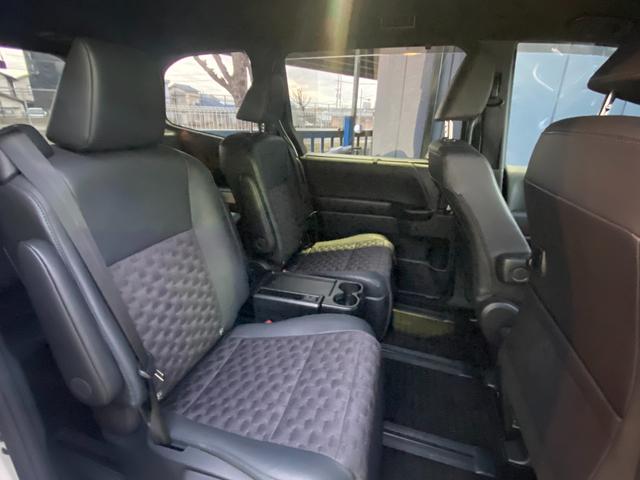 ヴォクシー ハイブリッドＳ－Ｚ　両側パワースライド　パワーゲート　純正ナビＴＶ　パノラミックビュー　ＨＤＭＩ入力　ドラレコ　ＥＴＣ　シートヒーター　ステアヒーター　レーダークルーズ　デジタルミラー　１００Ｖ電源　全国一年保証（18枚目）