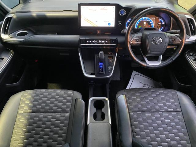 ヴォクシー ハイブリッドＳ－Ｚ　両側パワースライド　パワーゲート　純正ナビＴＶ　パノラミックビュー　ＨＤＭＩ入力　ドラレコ　ＥＴＣ　シートヒーター　ステアヒーター　レーダークルーズ　デジタルミラー　１００Ｖ電源　全国一年保証（25枚目）