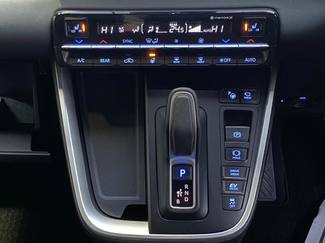 ヴォクシー ハイブリッドＳ－Ｚ　両側パワースライド　パワーゲート　純正ナビＴＶ　パノラミックビュー　ＨＤＭＩ入力　ドラレコ　ＥＴＣ　シートヒーター　ステアヒーター　レーダークルーズ　デジタルミラー　１００Ｖ電源　全国一年保証（33枚目）