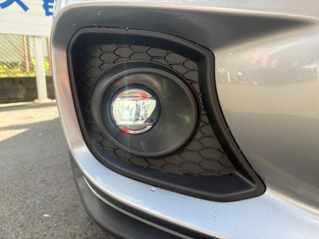 スイフトスポーツ ベースグレード 6MT 走行距離8910キロ LEDヘッドライト スマートキー シートヒーター Bluetooth フルセグ DVD(7枚目)