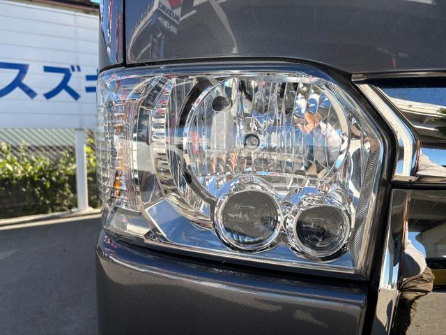 レジアスエースバン スーパーGL ダークプライム ワンオーナー ディーゼル ETC フルセグ Bluetooth バックカメラ ベッドキット レーンキープアシスト 衝突被害軽減システム オートライト スマートキー 電動格納ミラー ハーフレザーシート(5枚目)